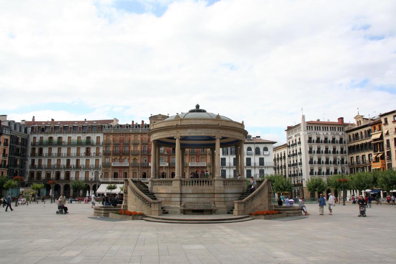 CalleEstafeta, Apartamento Apartment Pamplona Bagian luar foto